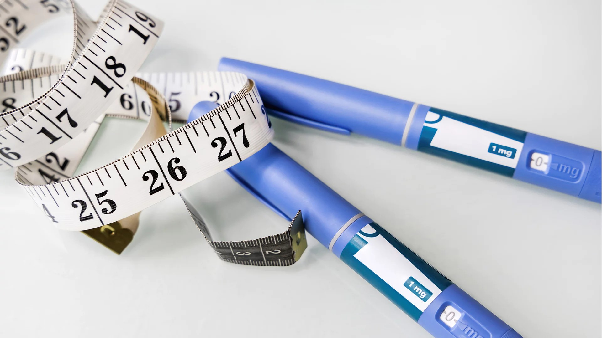 Maßband und 2 Abnehmspritzen